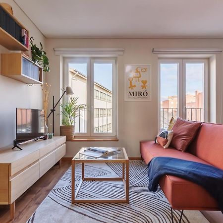 A Pop Of Color By Lovelystay Porto Luaran gambar