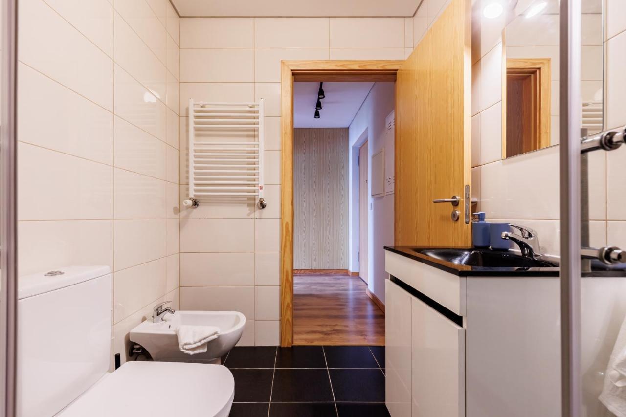 A Pop Of Color By Lovelystay Porto Luaran gambar