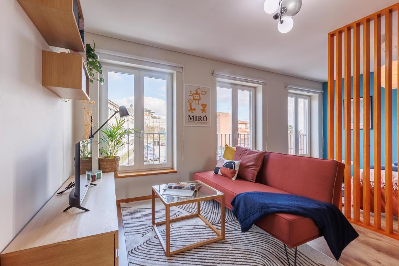 A Pop Of Color By Lovelystay Porto Luaran gambar