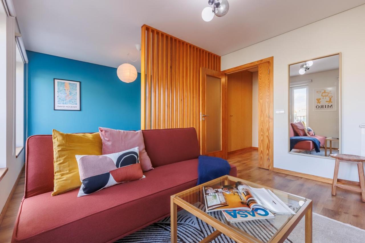 A Pop Of Color By Lovelystay Porto Luaran gambar