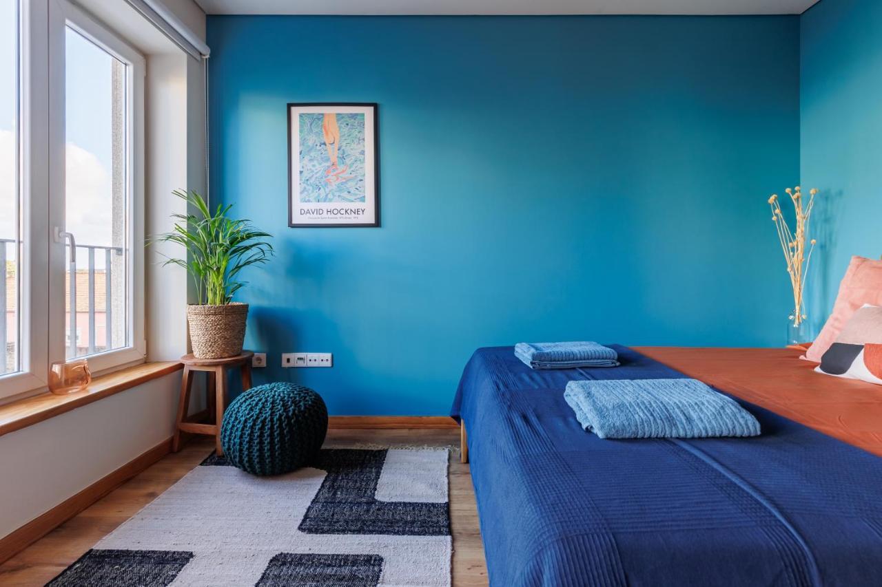 A Pop Of Color By Lovelystay Porto Luaran gambar