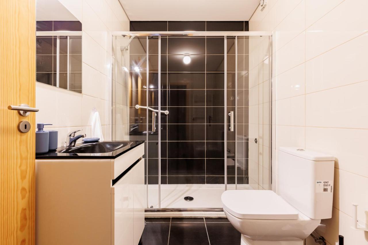 A Pop Of Color By Lovelystay Porto Luaran gambar