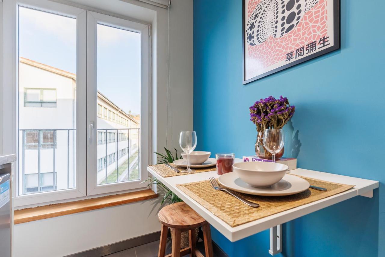 A Pop Of Color By Lovelystay Porto Luaran gambar