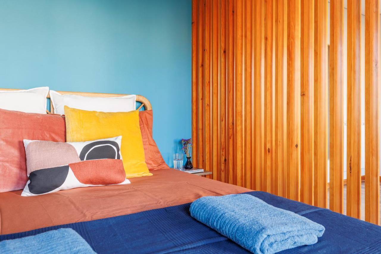 A Pop Of Color By Lovelystay Porto Luaran gambar