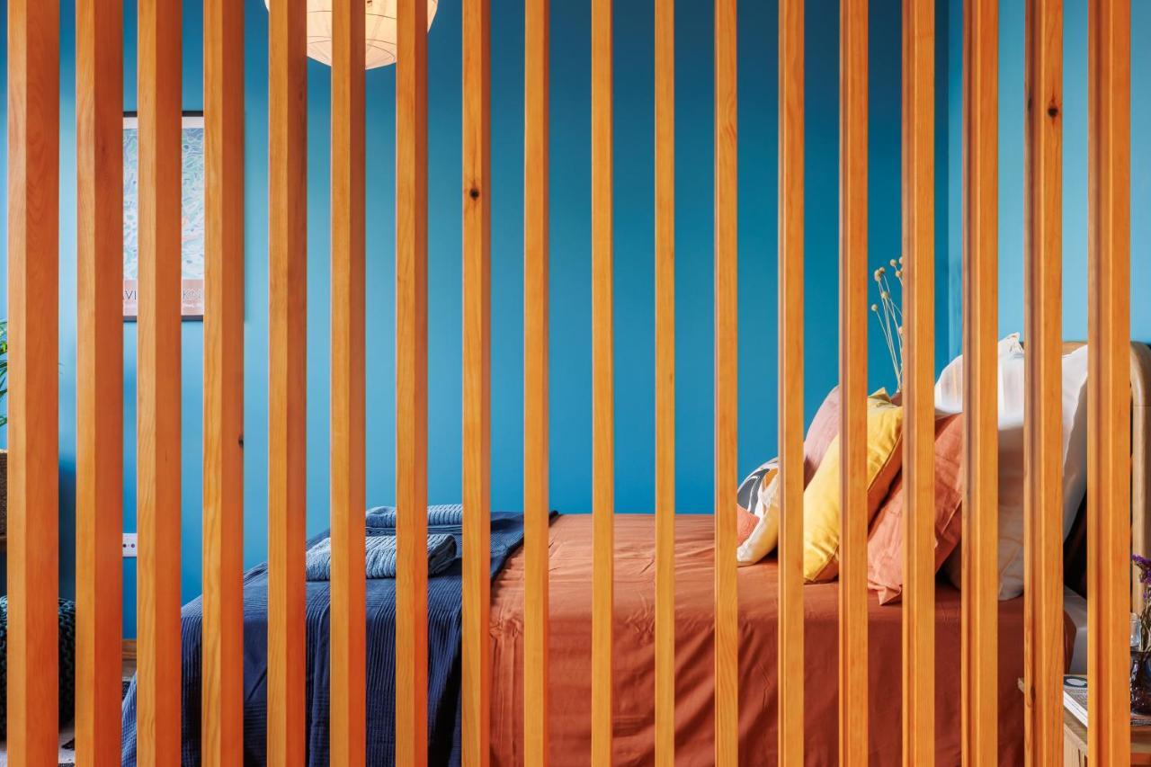 A Pop Of Color By Lovelystay Porto Luaran gambar